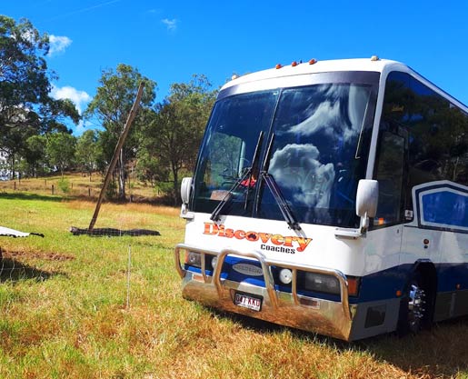 Tour bus at Gleneden Farm